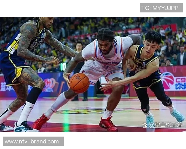 街舞战术解析：深入探讨上海街舞队的防守策略与技巧